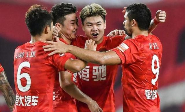 广州队从为国养士到重回榜首 两遇山东境遇不同
